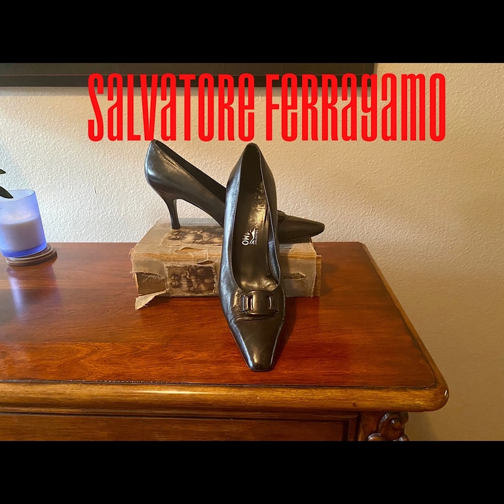 BEAUTIFUL Salvatore Ferragamo pumps.